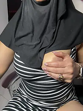 Snapshot of Jameela chatting on February 15, 2026, 11:25 pm Jameela online show from February 15, 2026, 11:25 pm