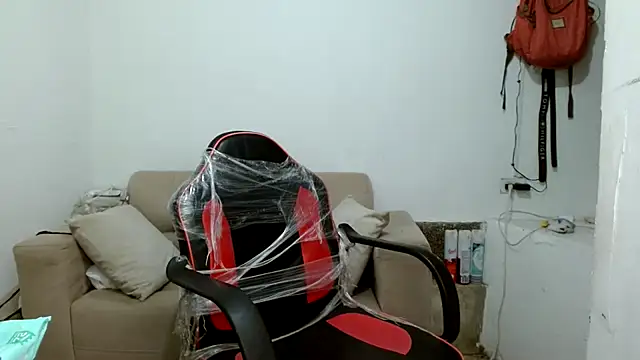 angelamarie1 online show from November 27, 2025, 2:06 pm