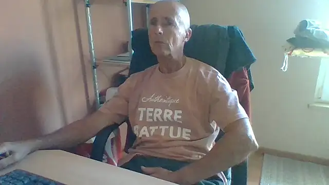 olibrius71 online show from October 6, 2025, 8:26 am