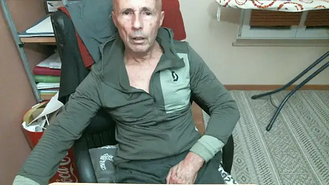 olibrius71 online show from January 15, 2026, 6:11 pm