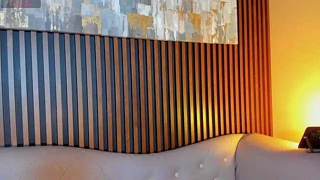 LauraAristizabal online show from February 8, 2026, 12:47 pm