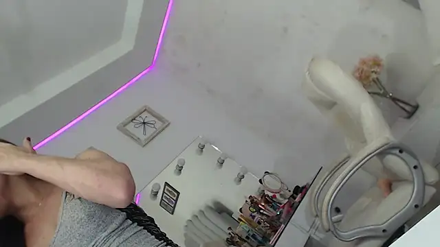 X6uldv8xdollxxx online show from February 28, 2025, 5:04 am