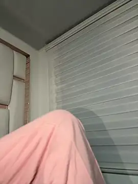 Snapshot of perla_kem_ chatting on February 15, 2026, 12:55 am perla kem online show from February 15, 2026, 12:55 am