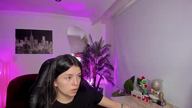 Meghan320 online show from December 19, 2025, 11:34 am