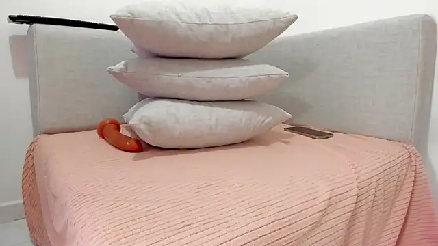 candy sweet  online show from February 19, 2026, 7:00 pm