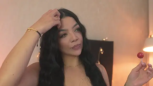 Snapshot of sarah_hiill chatting on April 26, 2026, 9:34 pm sarah hiill online show from April 26, 2026, 9:34 pm