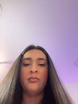 Snapshot of MiahWindsor chatting on June 16, 2026, 2:11 am MiahWindsor online show from June 16, 2026, 2:11 am