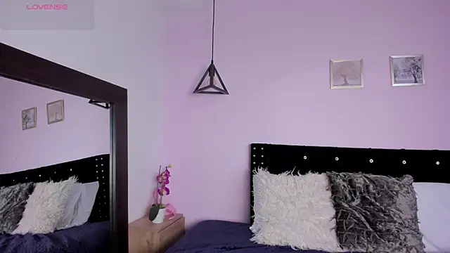 CeliWoods online show from November 6, 2025, 11:47 am