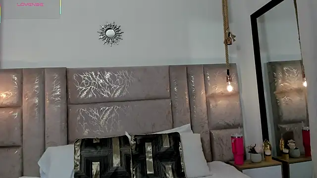 CeliWoods online show from April 8, 2026, 11:12 am