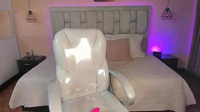 Stefhanyblow online show from September 13, 2025, 10:54 pm