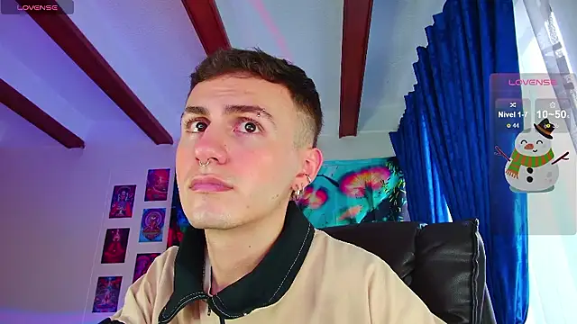 Snapshot of dimitri-bilak chatting on December 6, 2024, 10:24 pm dimitri-bilak online show from December 6, 2024, 10:24 pm