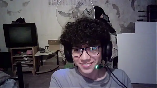 Emv2 online show from April 24, 2026, 3:52 am