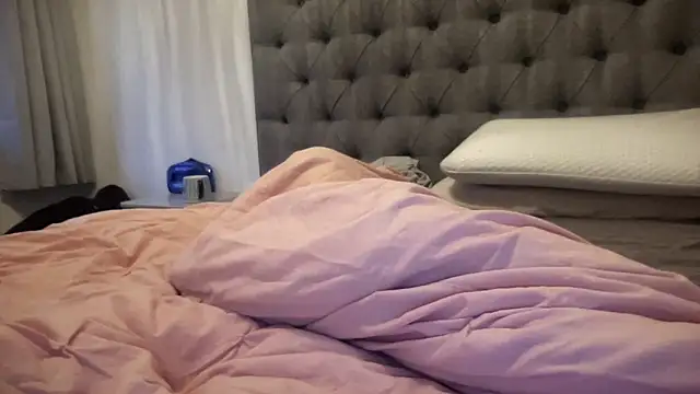 Bustyblondebabe32 online show from October 23, 2025, 6:56 am