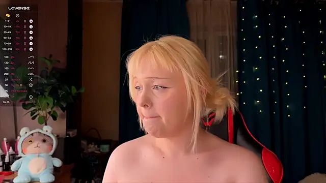 LisaLaas online show from October 3, 2025, 7:04 pm