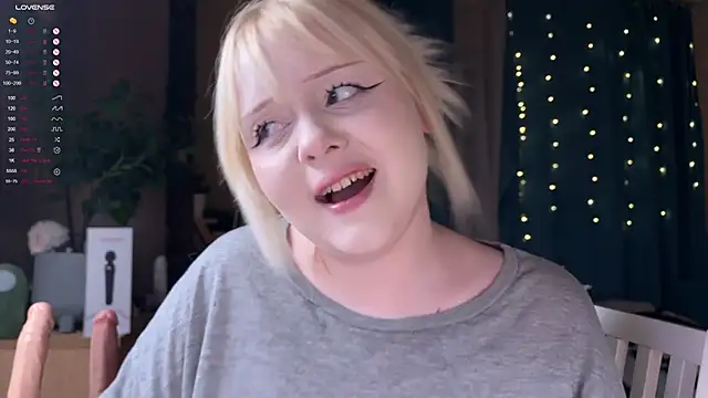 LisaLaas online show from March 17, 2026, 7:06 pm