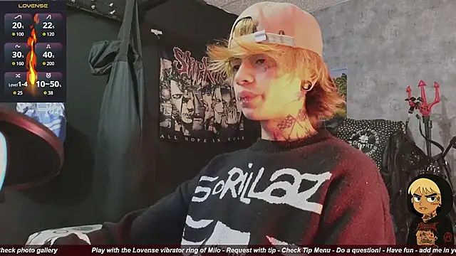 AcidMilo online show from November 13, 2025, 10:13 pm