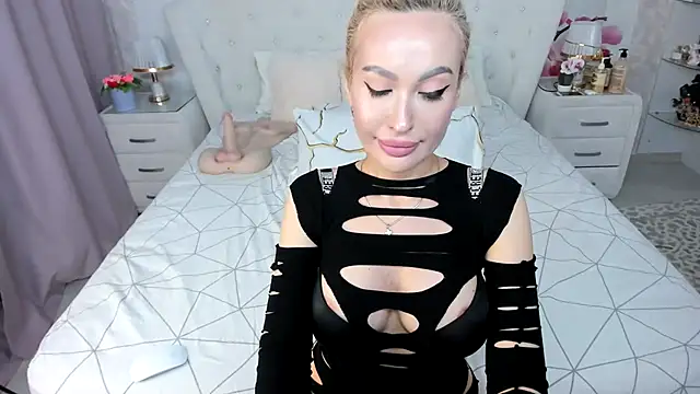 Snapshot of HottieSweetBritney chatting on May 16, 2026, 1:37 am HottieSweetBritney online show from May 16, 2026, 1:37 am