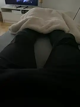 Snapshot of Jonkitzler1 chatting on December 6, 2024, 12:55 pm Jonkitzler1 online show from December 6, 2024, 12:55 pm