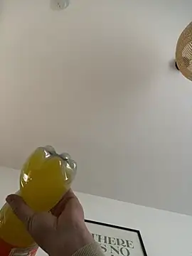 Snapshot of Jonkitzler1 chatting on December 19, 2024, 10:13 am Jonkitzler1 online show from December 19, 2024, 10:13 am