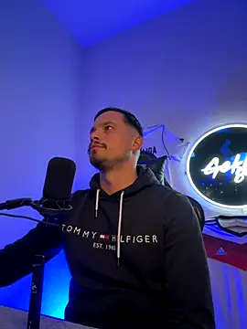 Snapshot of Jonkitzler1 chatting on December 1, 2025, 5:14 pm Jonkitzler1 online show from December 1, 2025, 5:14 pm