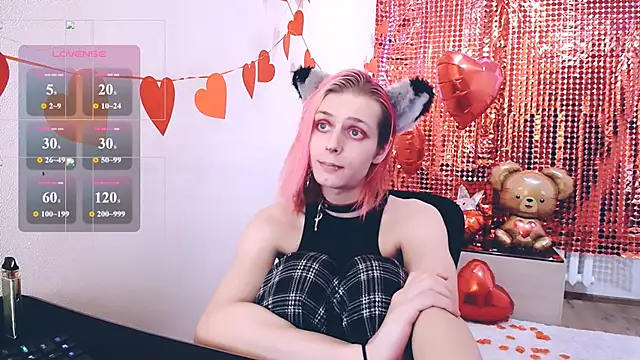 Littlepinkcat online show from February 18, 2026, 2:20 am