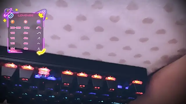 Littlepinkcat online show from December 4, 2025, 6:34 am