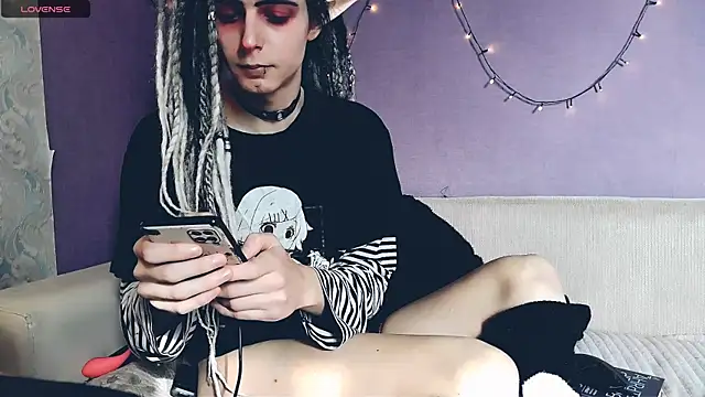 Littlepinkcat online show from March 6, 2025, 8:09 am