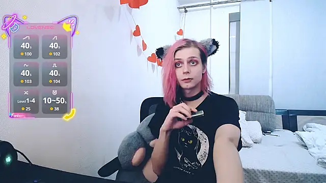 Littlepinkcat online show from March 3, 2026, 9:44 pm