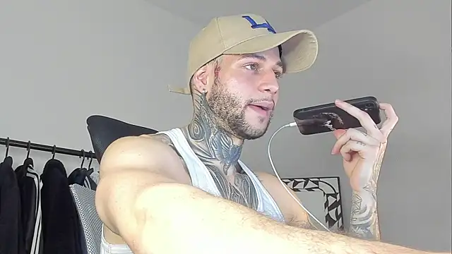 Snapshot of _jamesleandros1 chatting on November 7, 2025, 4:39 am jamesleandros1 online show from November 7, 2025, 4:39 am