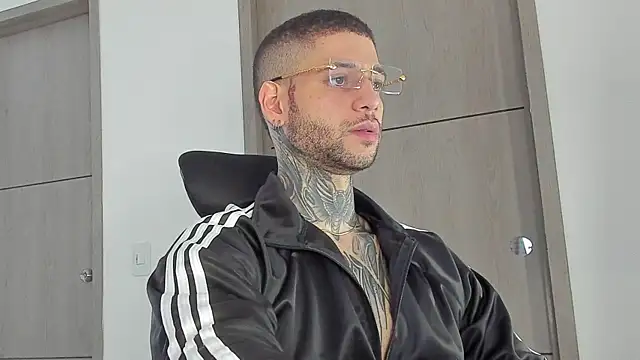 Snapshot of _jamesleandros1 chatting on September 8, 2025, 5:12 pm jamesleandros1 online show from September 8, 2025, 5:12 pm