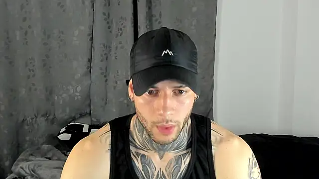 Snapshot of _jamesleandros1 chatting on January 17, 2026, 11:30 pm jamesleandros1 online show from January 17, 2026, 11:30 pm