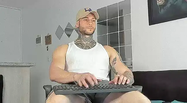 Snapshot of _jamesleandros1 chatting on March 20, 2025, 8:08 pm jamesleandros1 online show from March 20, 2025, 8:08 pm