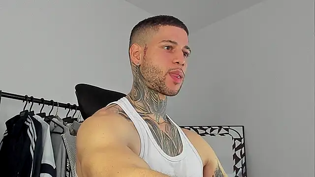 Snapshot of _jamesleandros1 chatting on October 17, 2025, 6:10 pm jamesleandros1 online show from October 17, 2025, 6:10 pm