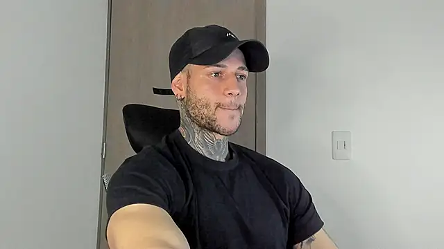 Snapshot of _jamesleandros1 chatting on January 9, 2026, 11:11 pm jamesleandros1 online show from January 9, 2026, 11:11 pm