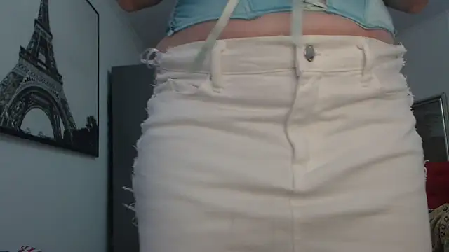 AnnaBellaLuckyXOXO online show from December 17, 2025, 11:37 am