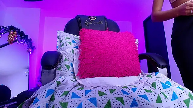 naomi kyse online show from December 20, 2025, 3:09 am