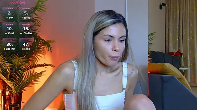 Snapshot of Avril_Cyrus chatting on December 23, 2025, 8:02 am Avril Cyrus online show from December 23, 2025, 8:02 am