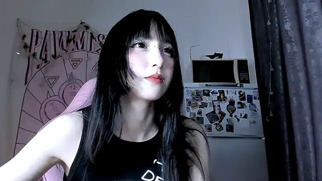 Snapshot of Holy420lolii chatting on May 15, 2026, 3:43 pm Holy420lolii online show from May 15, 2026, 3:43 pm