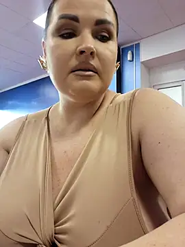 GeorgiaLerox online show from November 1, 2025, 1:38 pm