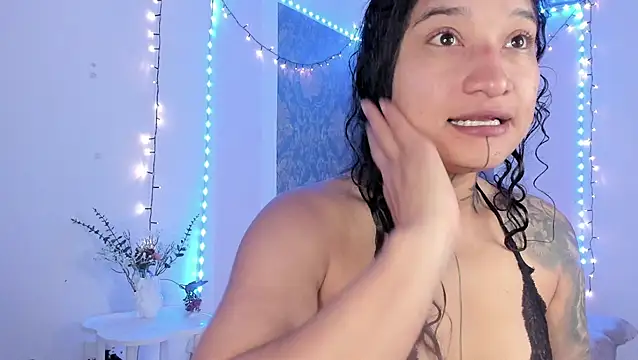 Eva Lee  online show from April 8, 2026, 10:28 am