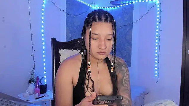 Eva Lee  online show from March 22, 2026, 9:44 am