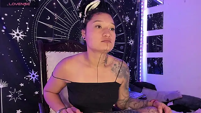 Eva Lee  online show from October 4, 2025, 9:22 am