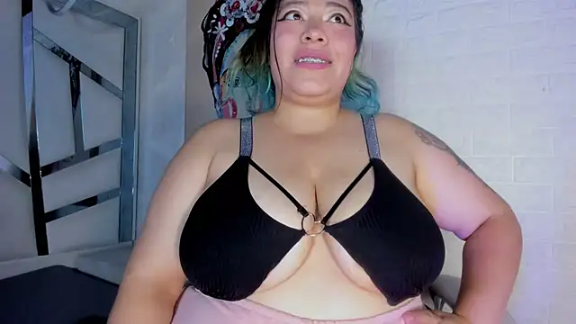 Fierymichef online show from April 21, 2026, 2:25 am