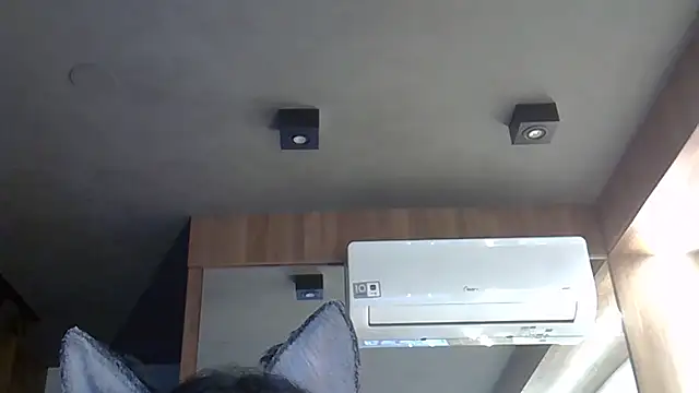 Skinny-Kitten online show from October 31, 2025, 9:17 am