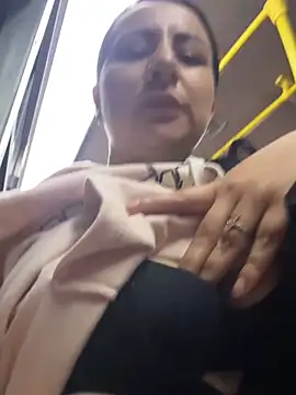 Snapshot of Abril_Luv chatting on February 11, 2026, 1:27 am Abril Luv online show from February 11, 2026, 1:27 am