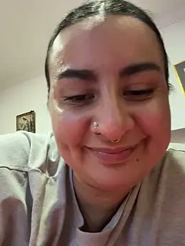 Abril Luv online show from November 5, 2025, 2:47 am