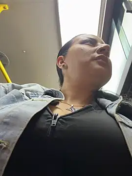 Snapshot of Abril_Luv chatting on February 13, 2026, 12:21 am Abril Luv online show from February 13, 2026, 12:21 am