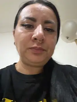 Abril Luv online show from March 19, 2026, 1:16 am