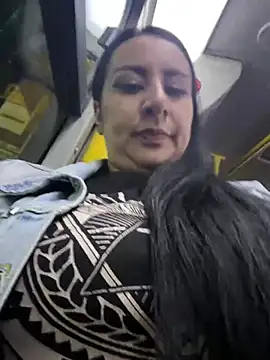 Snapshot of Abril_Luv chatting on January 17, 2026, 12:37 am Abril Luv online show from January 17, 2026, 12:37 am