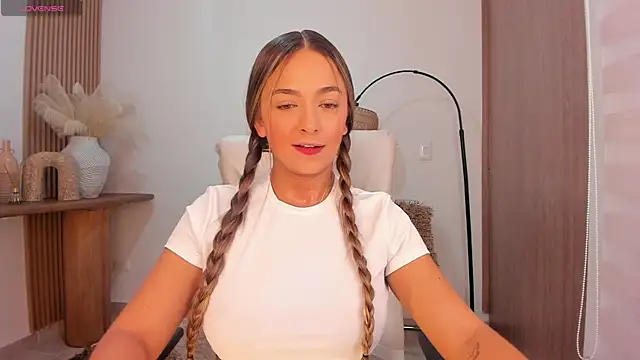 wandathompson  online show from March 17, 2026, 10:07 am